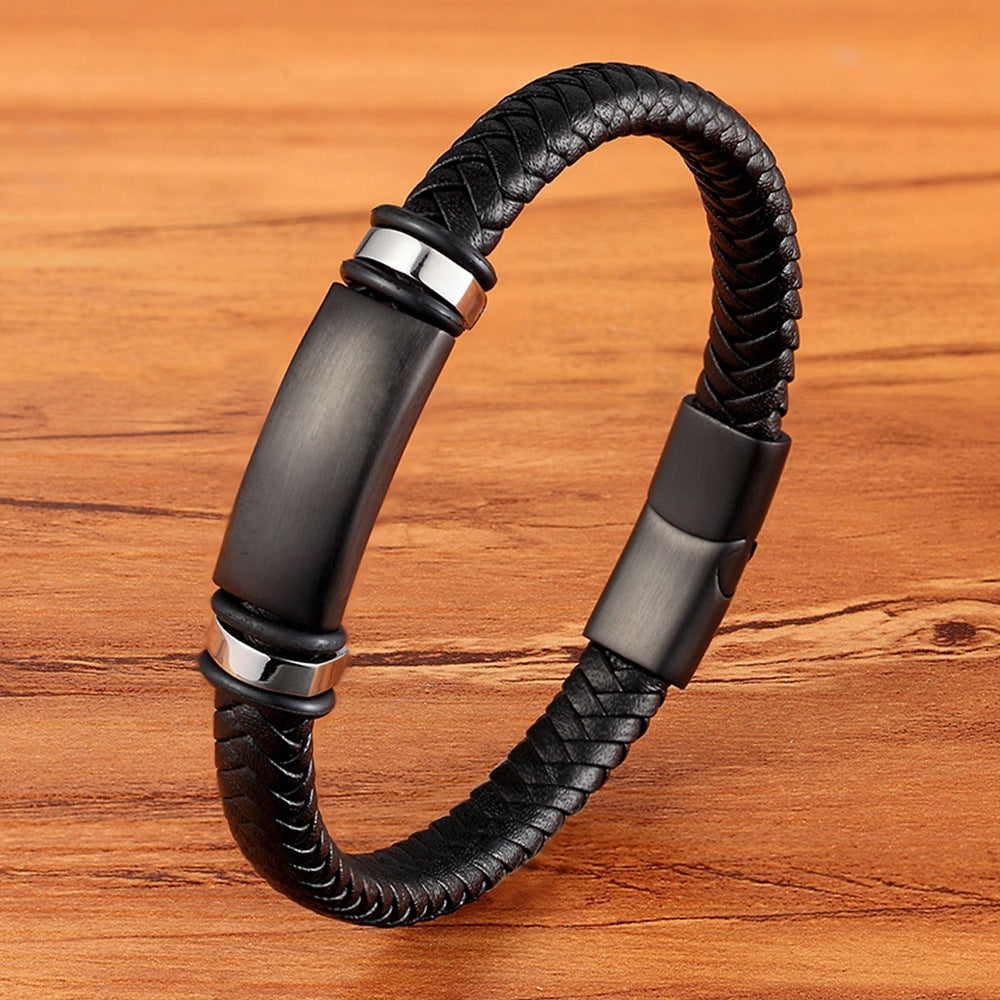 Stoere Leren Heren Armband met Gegraveerde Plaat – Zwart