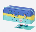 Disney Stitch Siliconen Etui met Badges - 7-delig | 19 x 6 x 8 cm