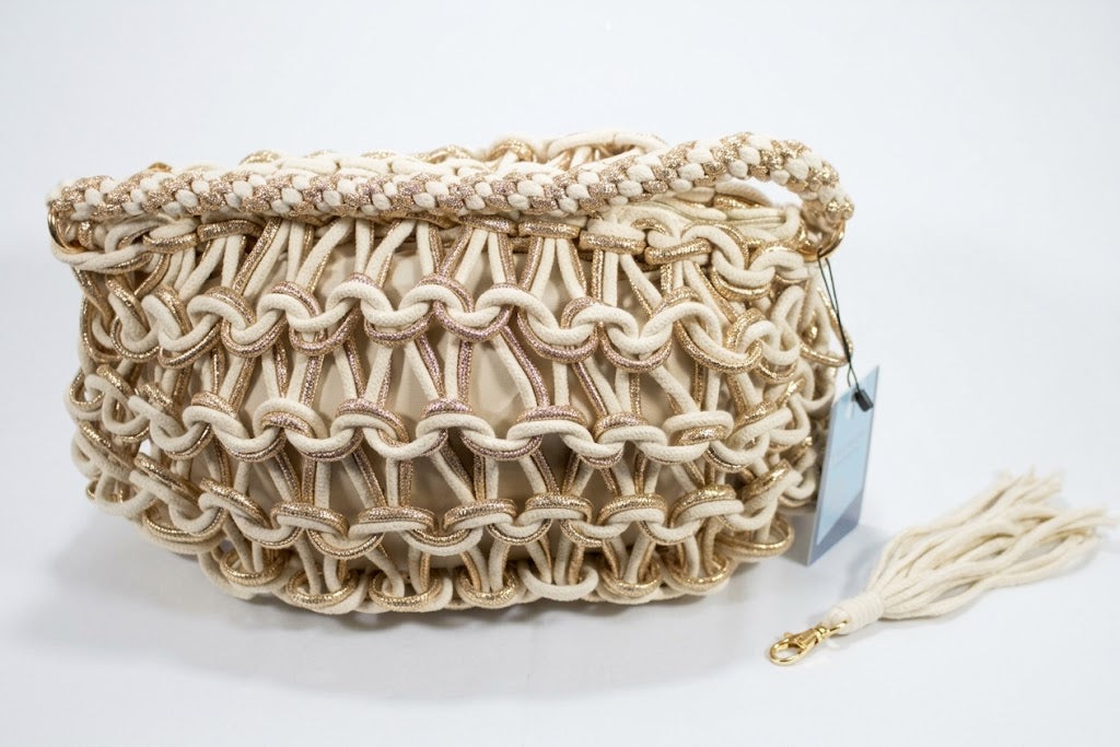 Boho Macramé Handtas Beige met Goudkleurig Lurex – Geknoopte Schoudertas