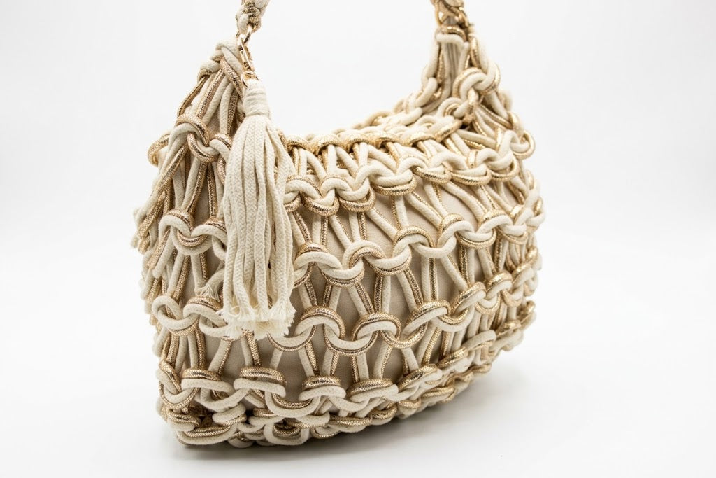 Boho Macramé Handtas Beige met Goudkleurig Lurex – Geknoopte Schoudertas